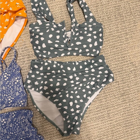 Women’s Bikini Sets lot - Picture 3 of 5
